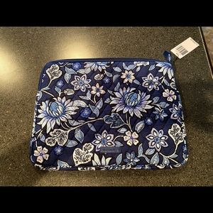 NWT Vera Bradley Laptop Sleeve Tropics Tapestry